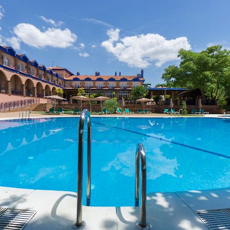 Hotel Fuente Las Piedras Cabra Exteriör bild
