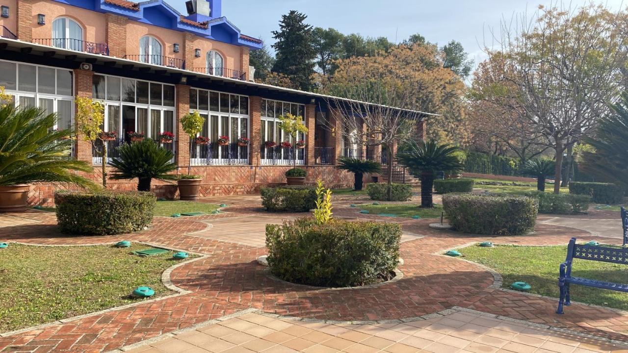 Hotel Fuente Las Piedras Cabra Exteriör bild