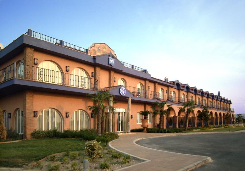 Hotel Fuente Las Piedras Cabra Exteriör bild